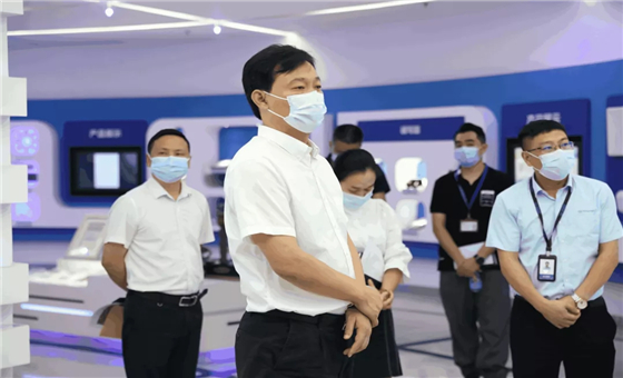 光明区委副书记、政法委书记张华伟莅临热博rb88调研指导